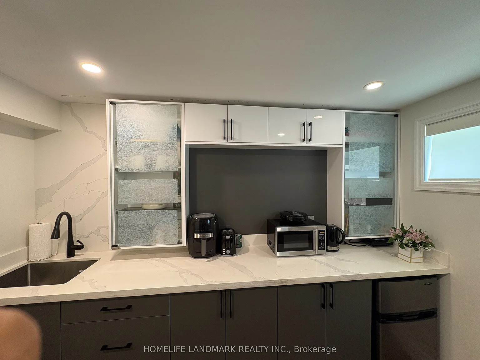 1 bed, $1,100 — Photo 2