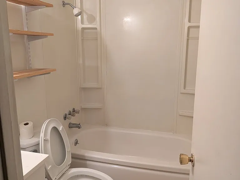 9096 Salmon Falls Dr — Photo 7