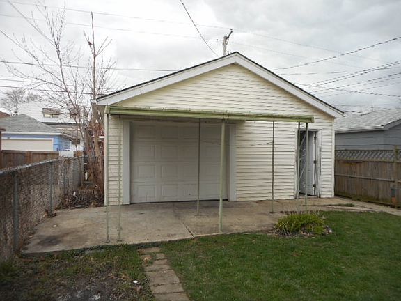 5th image of 1911 S 58th Ct