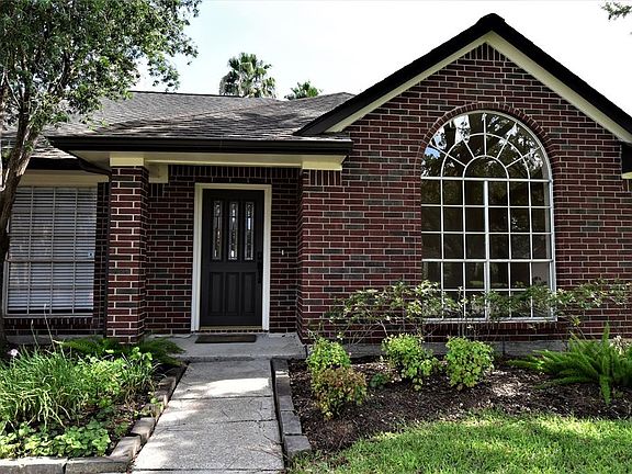 2nd image of 4610 Linden Pl