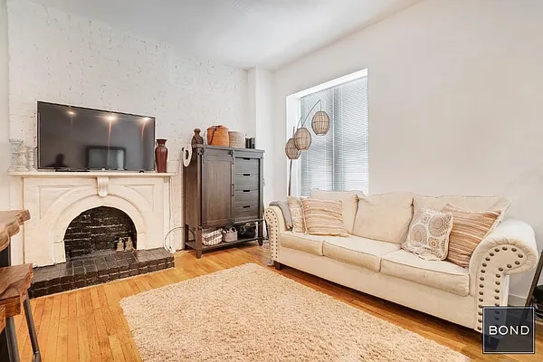 Rented by Bond New York | media 7