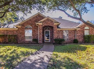 909 Snow Mass Dr, Hewitt, TX 76643