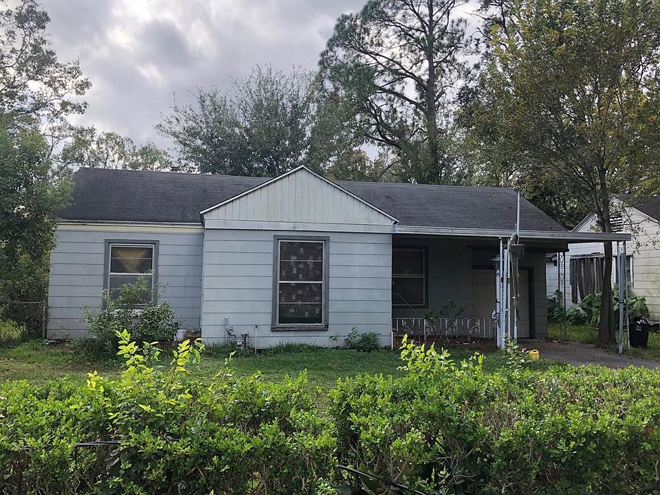 1st image of 2419 Woodrow Dr