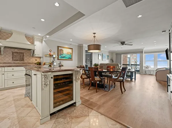 1 Seal Harbor Rd APT 700, Winthrop, MA 02152