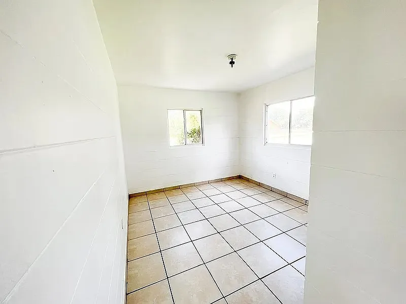 2 bed, 1.0 bath, $980 — Photo 4