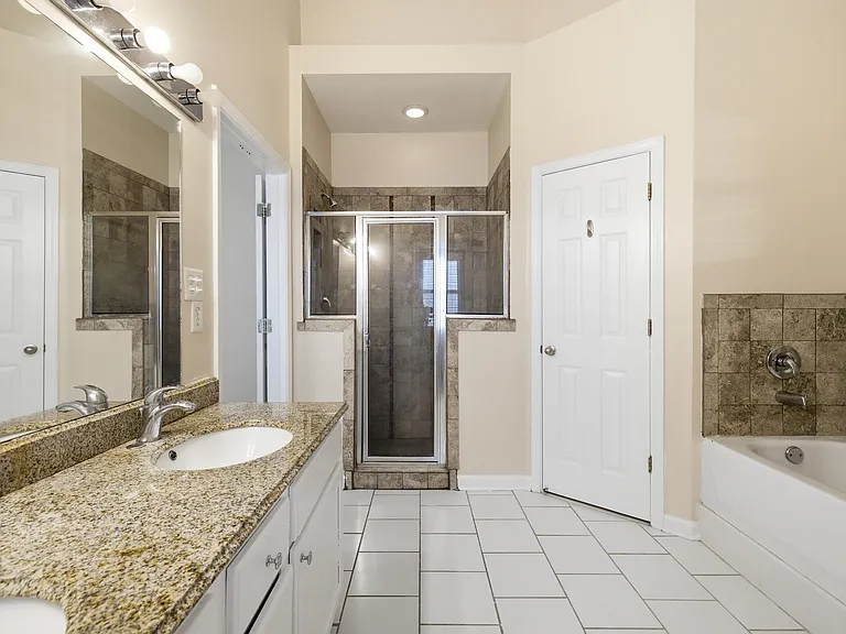 1277 Island Pl E — Photo 17