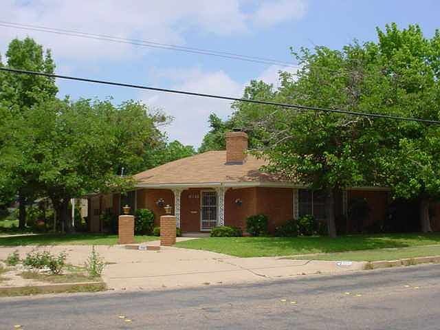 1041 Santos at South 11th