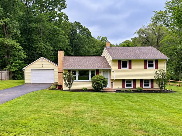 122 N Airline Rd, Wallingford, CT 06492