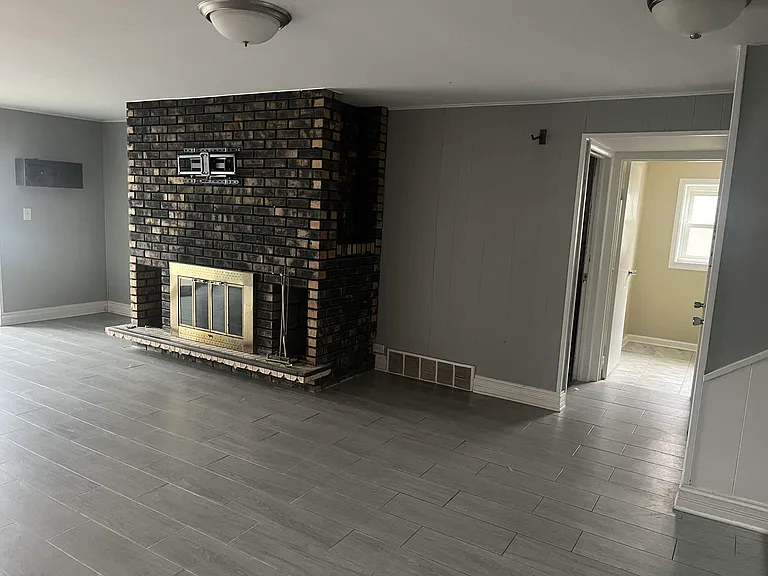 5535 Oakton St — Photo 9