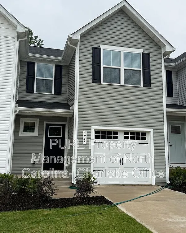 3 bed, 2.5 bath, 1498 sqft, $1,849 — Photo 2