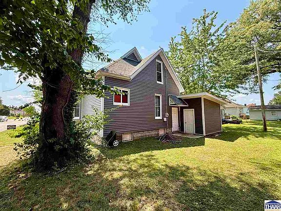 4th image of 210 W Indiana Ave
