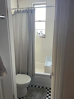 Rented by Argy Realty Inc | media 23