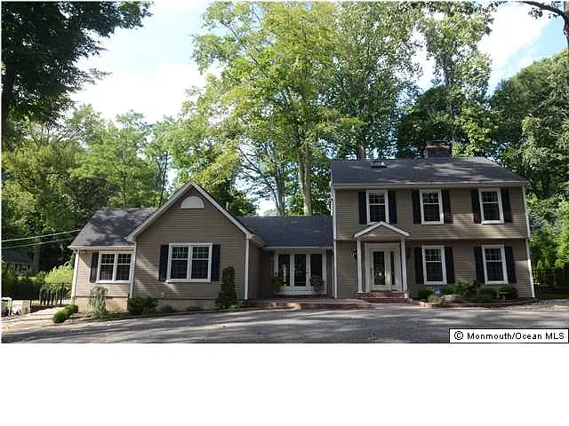42 Townsend Dr photo 1