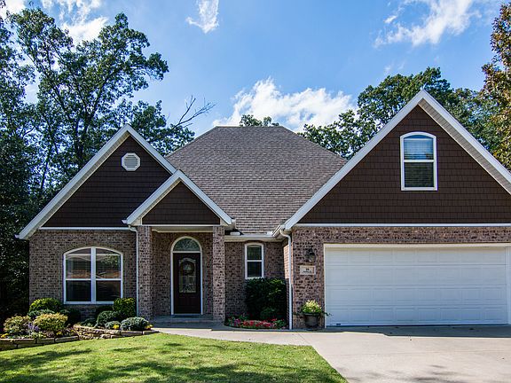 3rd image of 26 Headley Dr