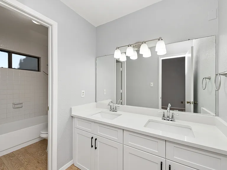 513 Hunters Glen St — Photo 19