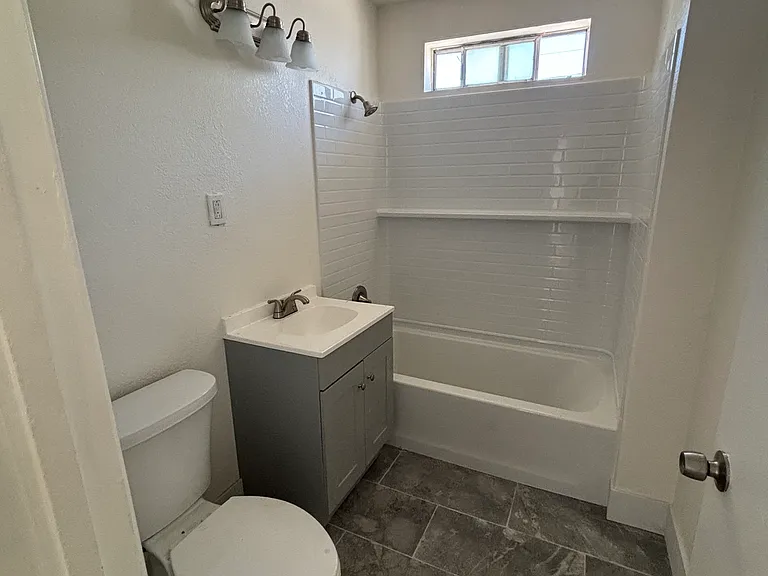 937 E Dakota Ave #937 — Photo 2