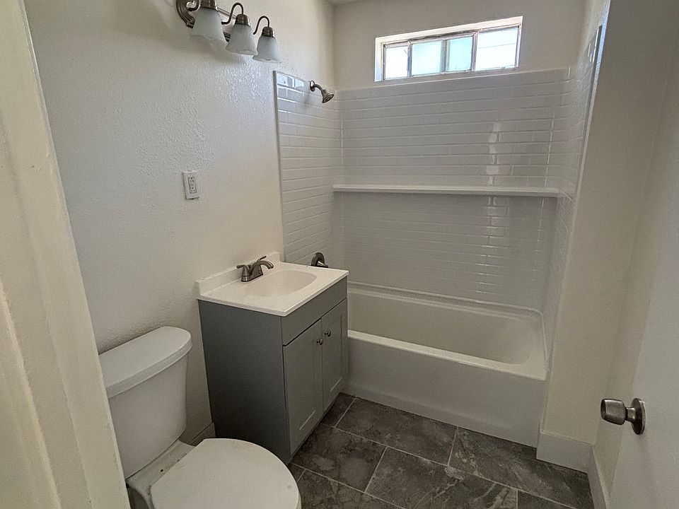 2nd image of 937 E Dakota Ave #937