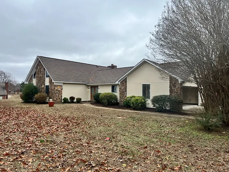 5465 Cedar Ridge Dr — Photo 1
