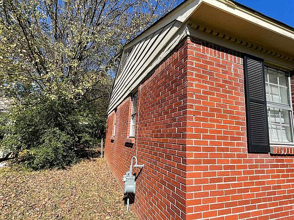 4th image of 3764 Emerson Ave
