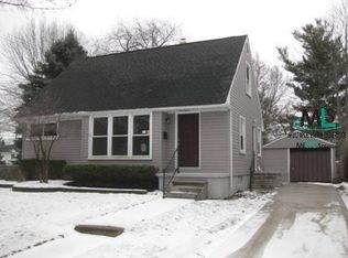 560 Chippewa St, Mount Clemens, MI 48043