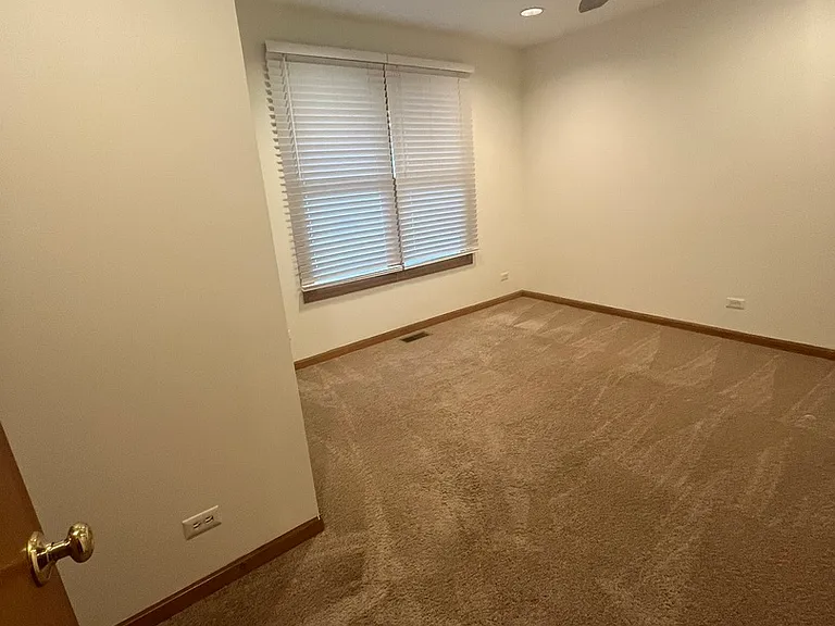 3S572 Haylett Ave — Photo 16