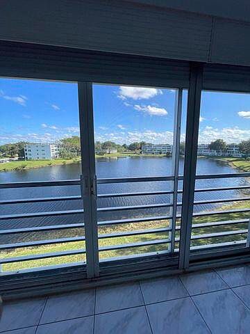 1st image of 4119 Cambridge E #4119