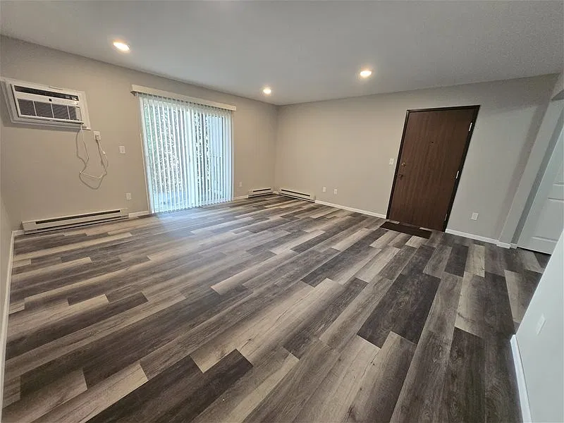 2 bed, 1.0 bath, 900 sqft, $950 — Photo 4