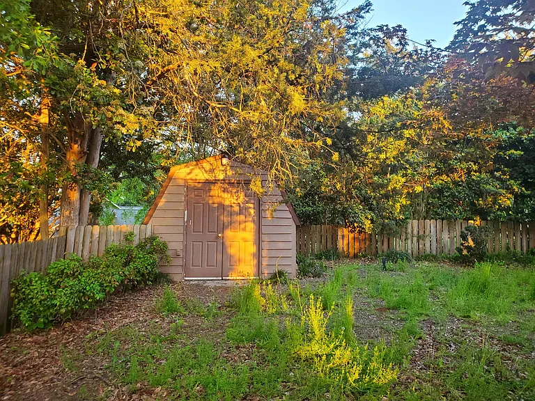 4704 Great Oaks Dr — Photo 30