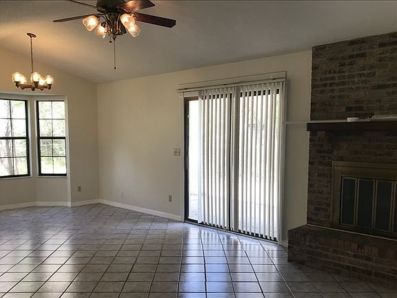 5th image of 307 SE Anastasia St