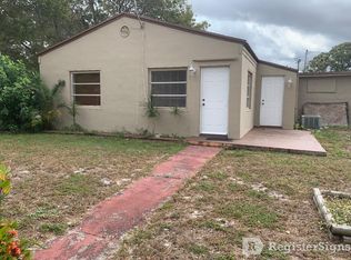 702 Fernwood Dr, West Palm Beach, FL 33405