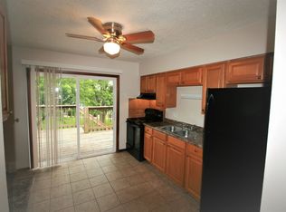 921 Pius Ln APT 4, Bettendorf, IA