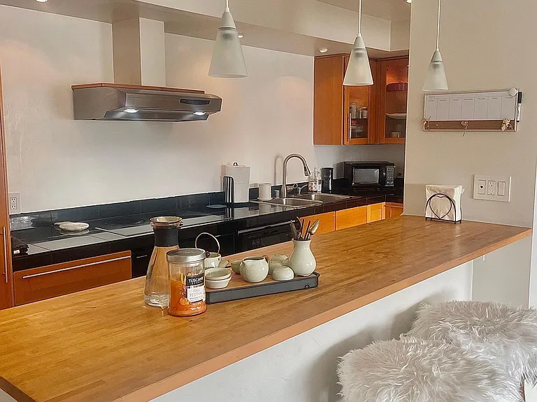 8022 Linda Vista Rd #2I — Photo 3