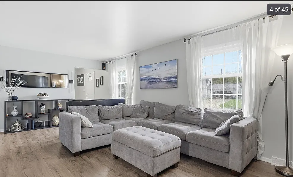 4 bed, 1.5 bath, 2576 sqft, $3,350 — Photo 3