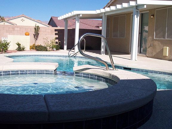 Pool spa