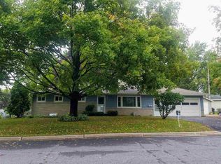 215 W Cameron St, New London, WI 54961