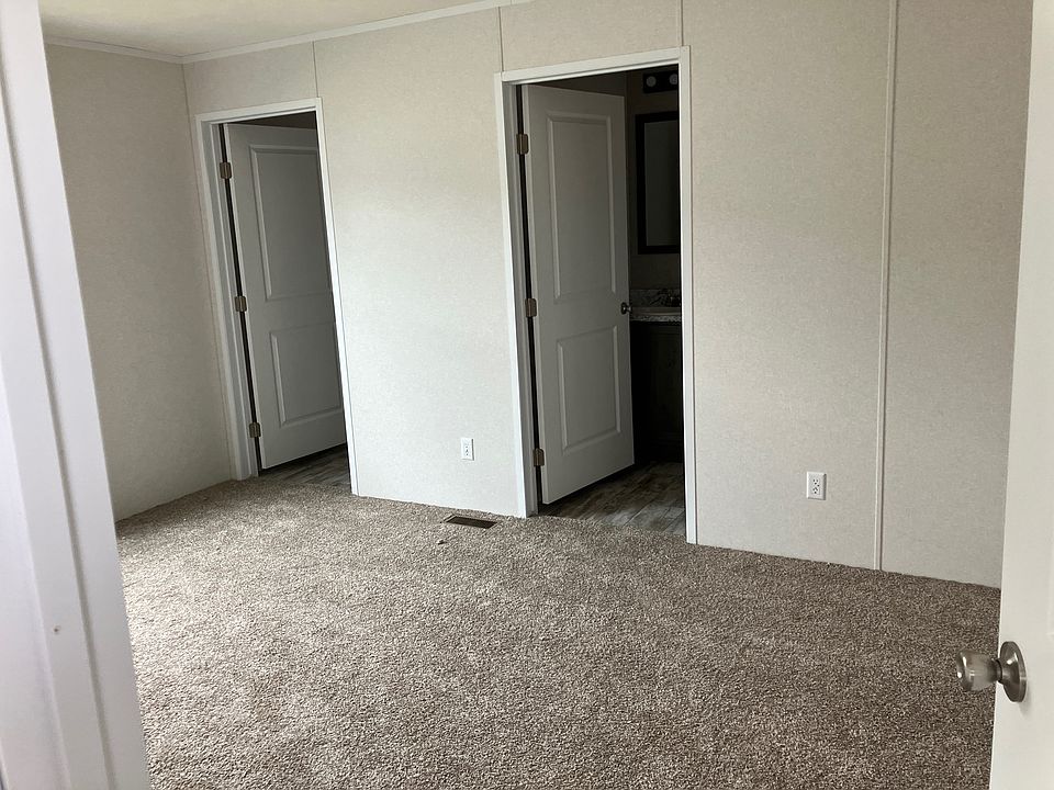 2nd image of 163 Saddlebrook Dr #163
