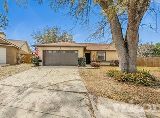 4611 S Country Hills Ct, Plant City, FL 33566