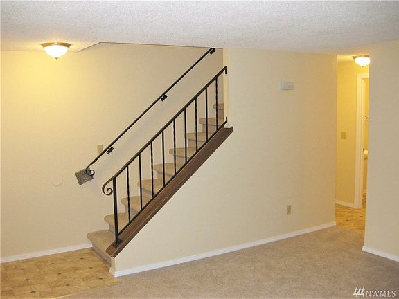 5th image of 9017 10th Pl SE