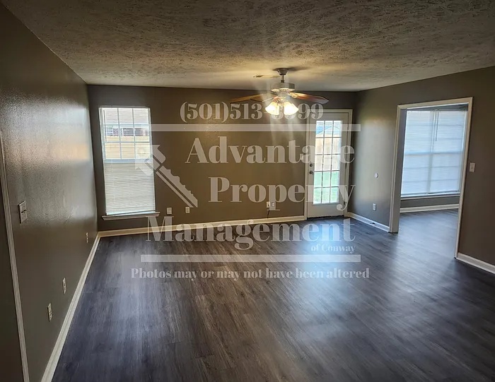 2740 York Ln — Photo 3
