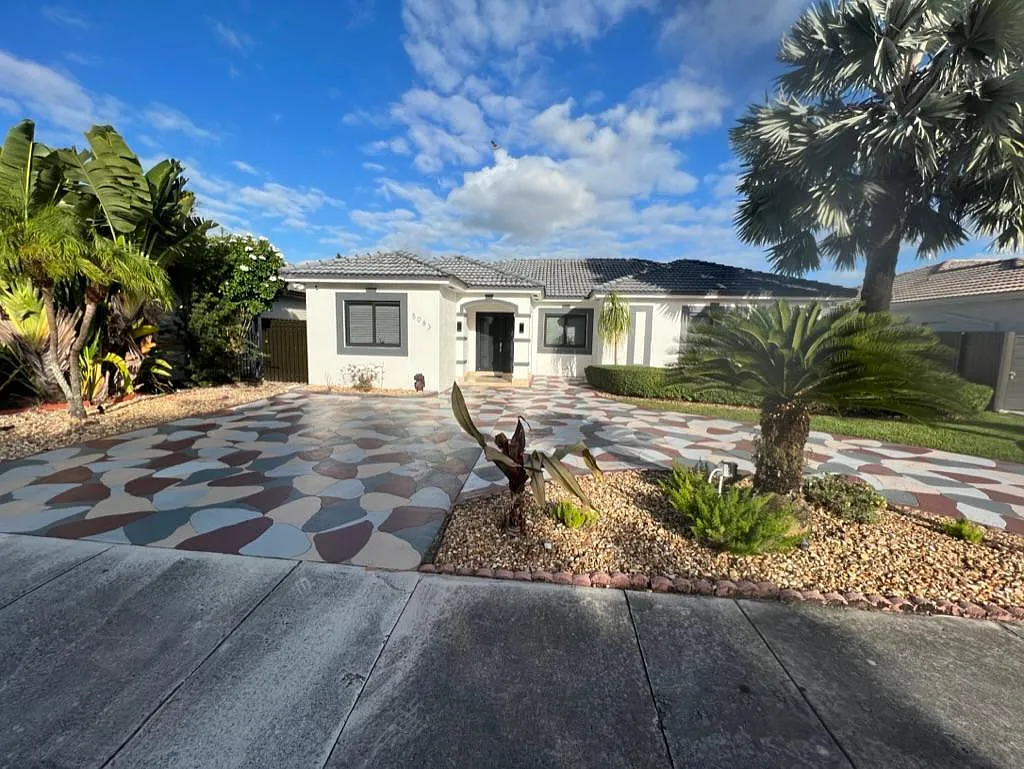 4 bed, 1784 sqft, $4,000 — Photo 1