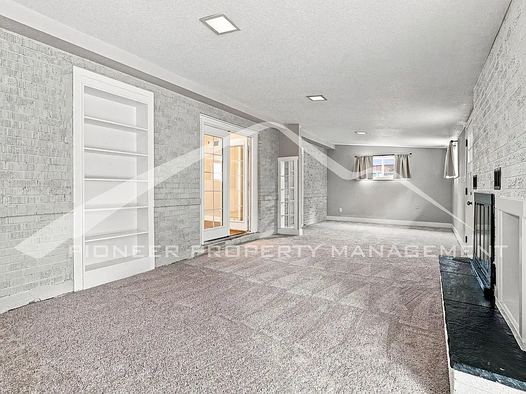 1235 Scranton St — Photo 23