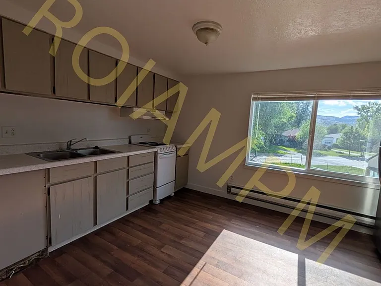 2-Bed 1-Bath Green Leaf Apartments — Photo 6
