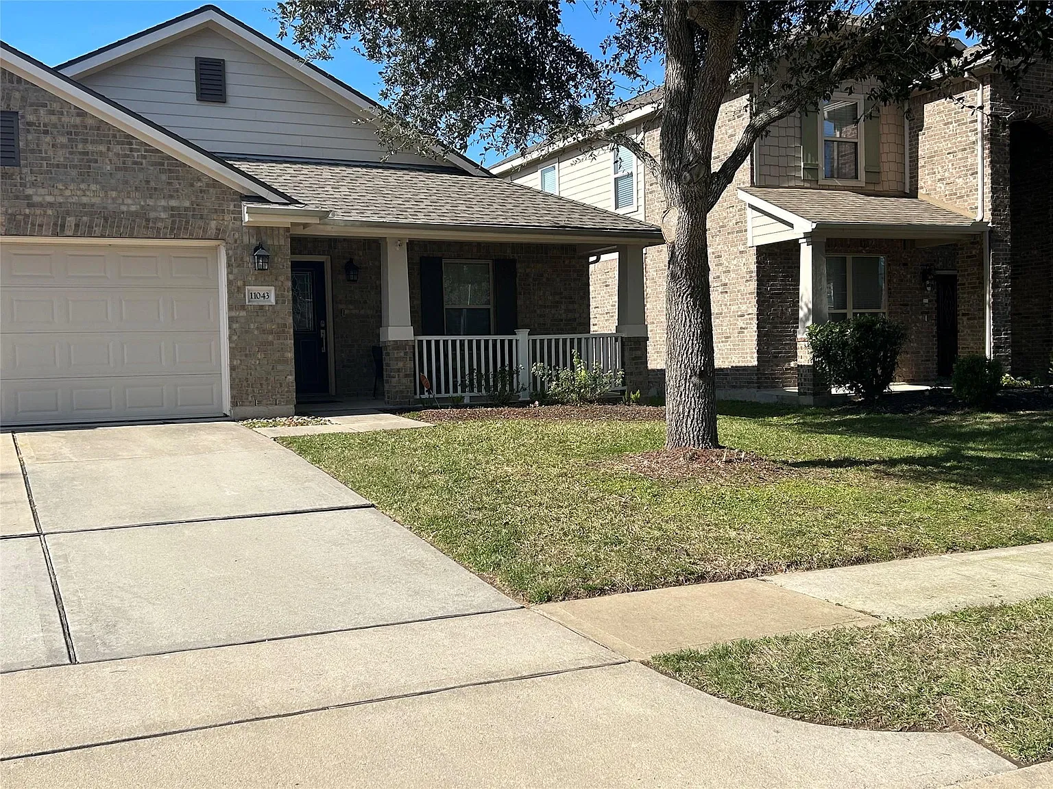 3 bed, 2.0 bath, 1682 sqft, $2,190 — Photo 2