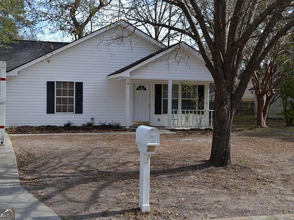 3rd image of 137 Rose Dr