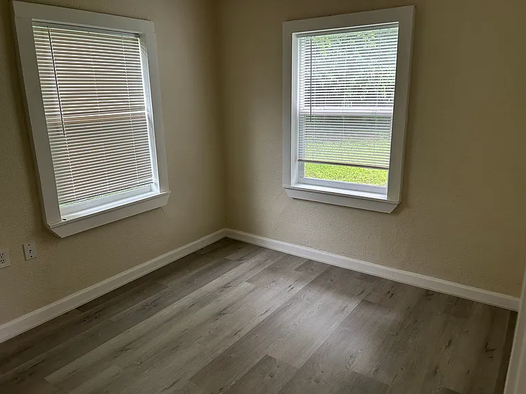 591 Joy Dr — Photo 4