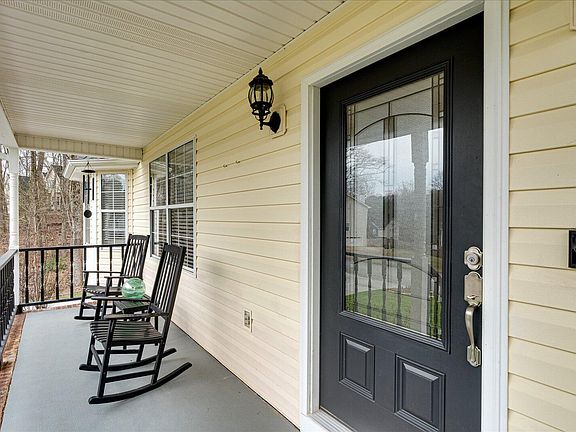 3rd image of 10075 Larkspur Dr