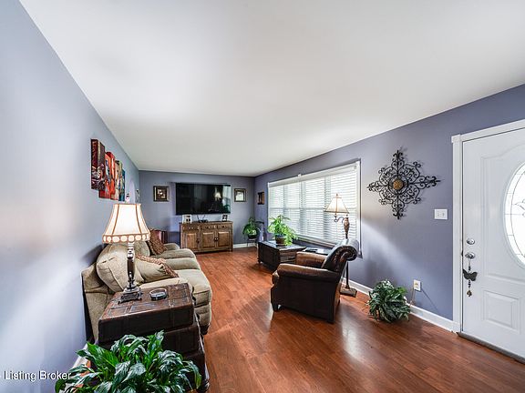 5th image of 8002 Columbine Dr