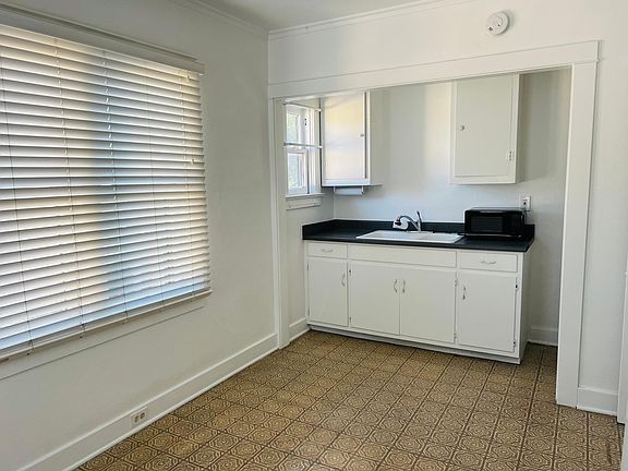 4th image of 790 Santa Barbara St #790