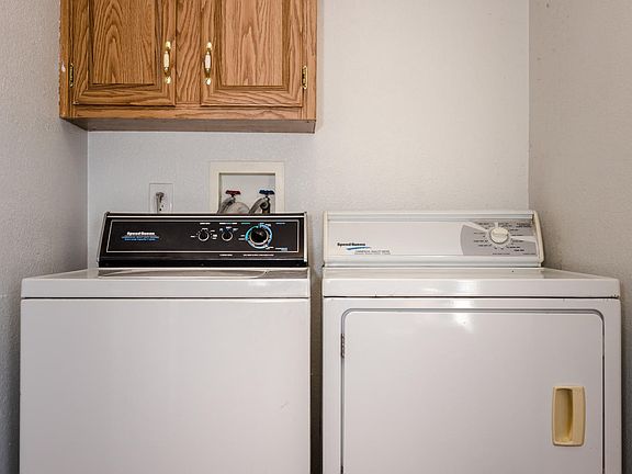 4th image of 240 Christiansen Ave