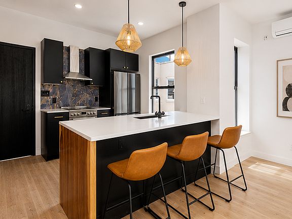 3rd image of 25-09 34th St #Penthouse